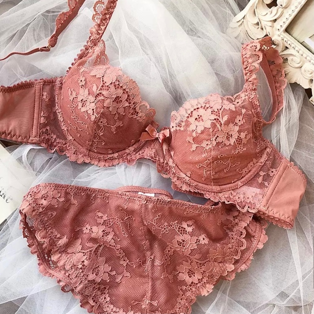 PINK LACE & SATIN SEXY BRA & PANTIES SET NWT 32B